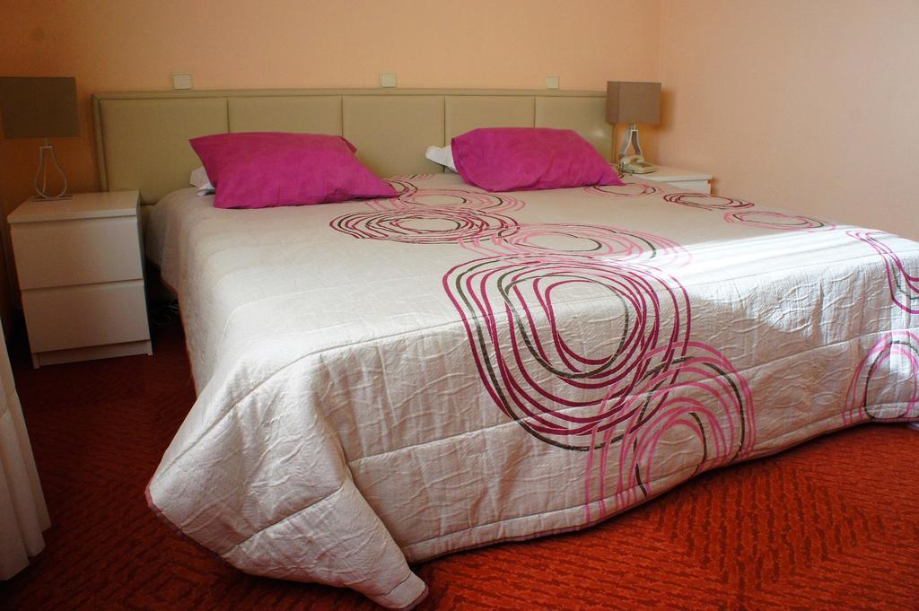 Hotel Contriz Повуа-де-Варзін Екстер'єр фото