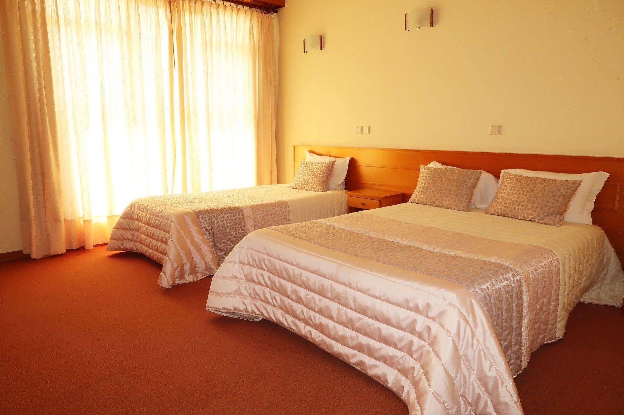Hotel Contriz Повуа-де-Варзін Екстер'єр фото
