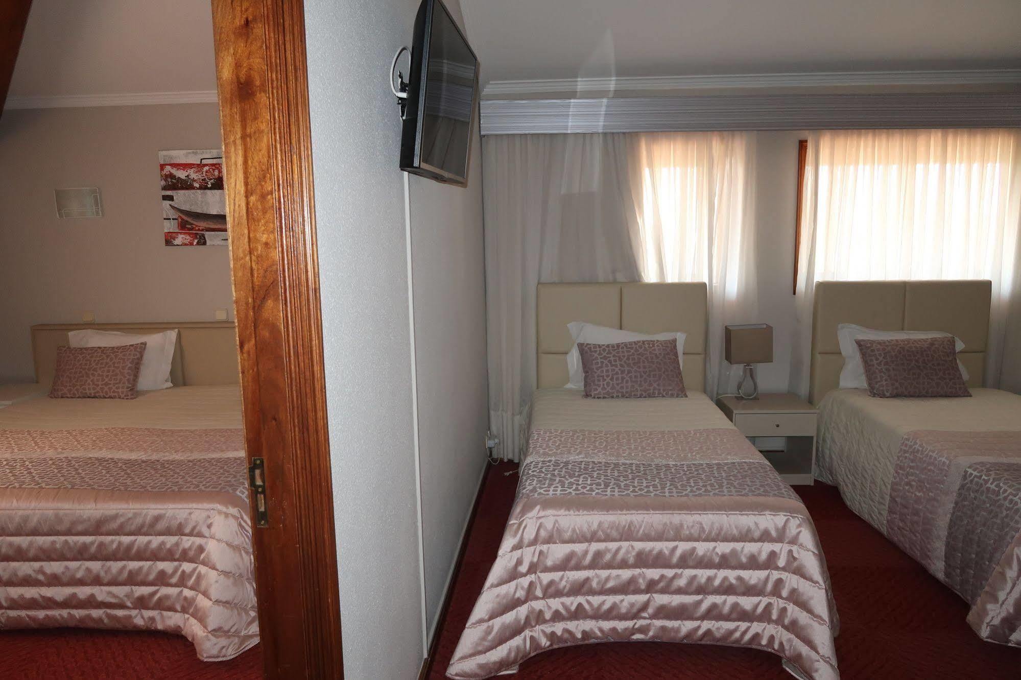 Hotel Contriz Повуа-де-Варзін Екстер'єр фото