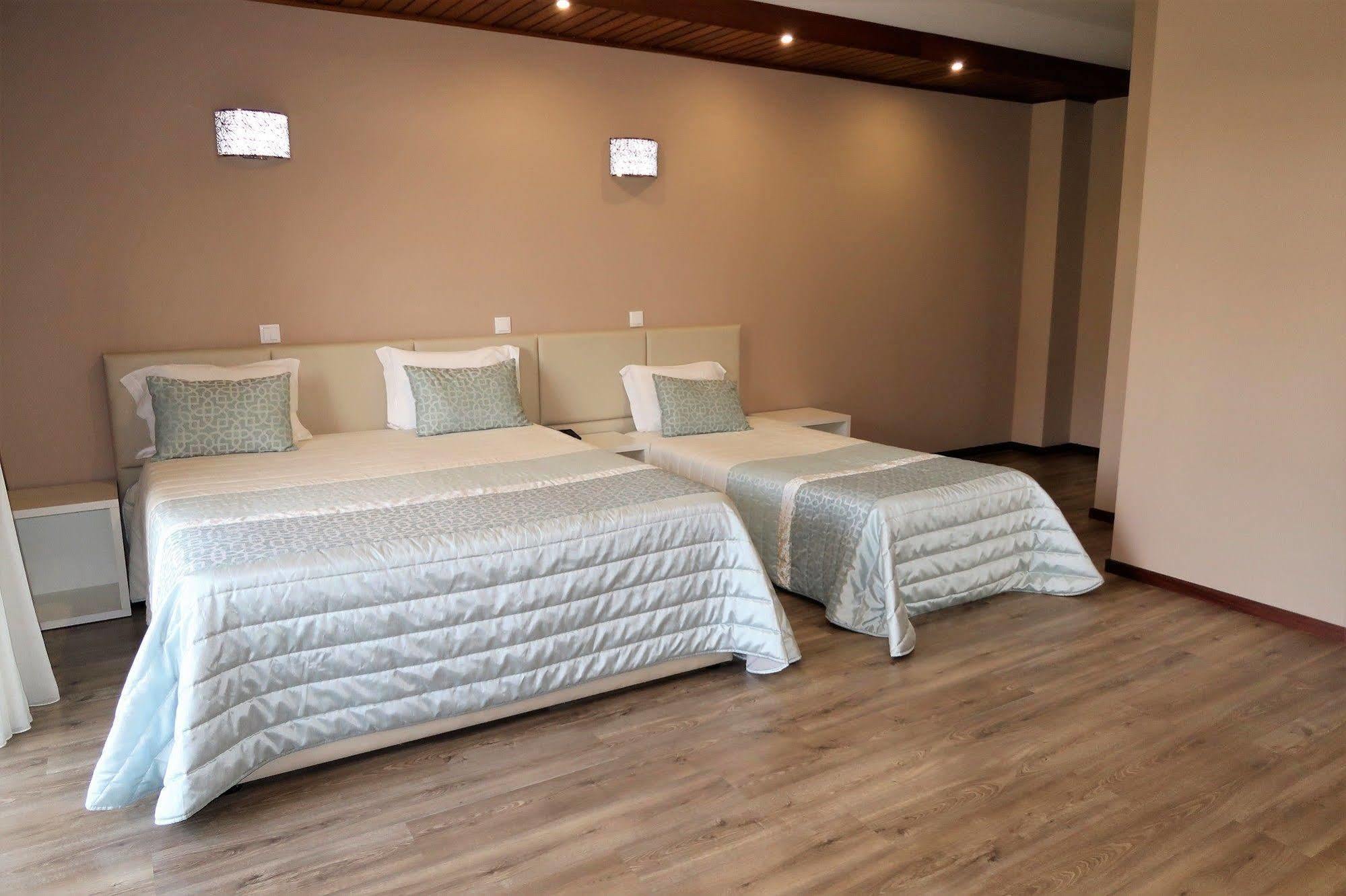 Hotel Contriz Повуа-де-Варзін Екстер'єр фото