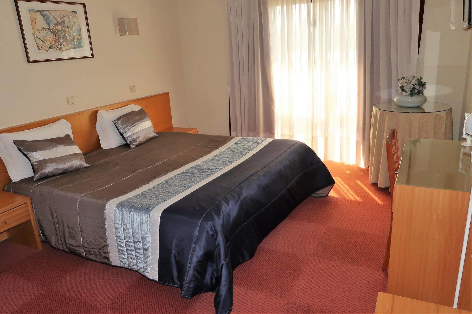 Hotel Contriz Повуа-де-Варзін Екстер'єр фото