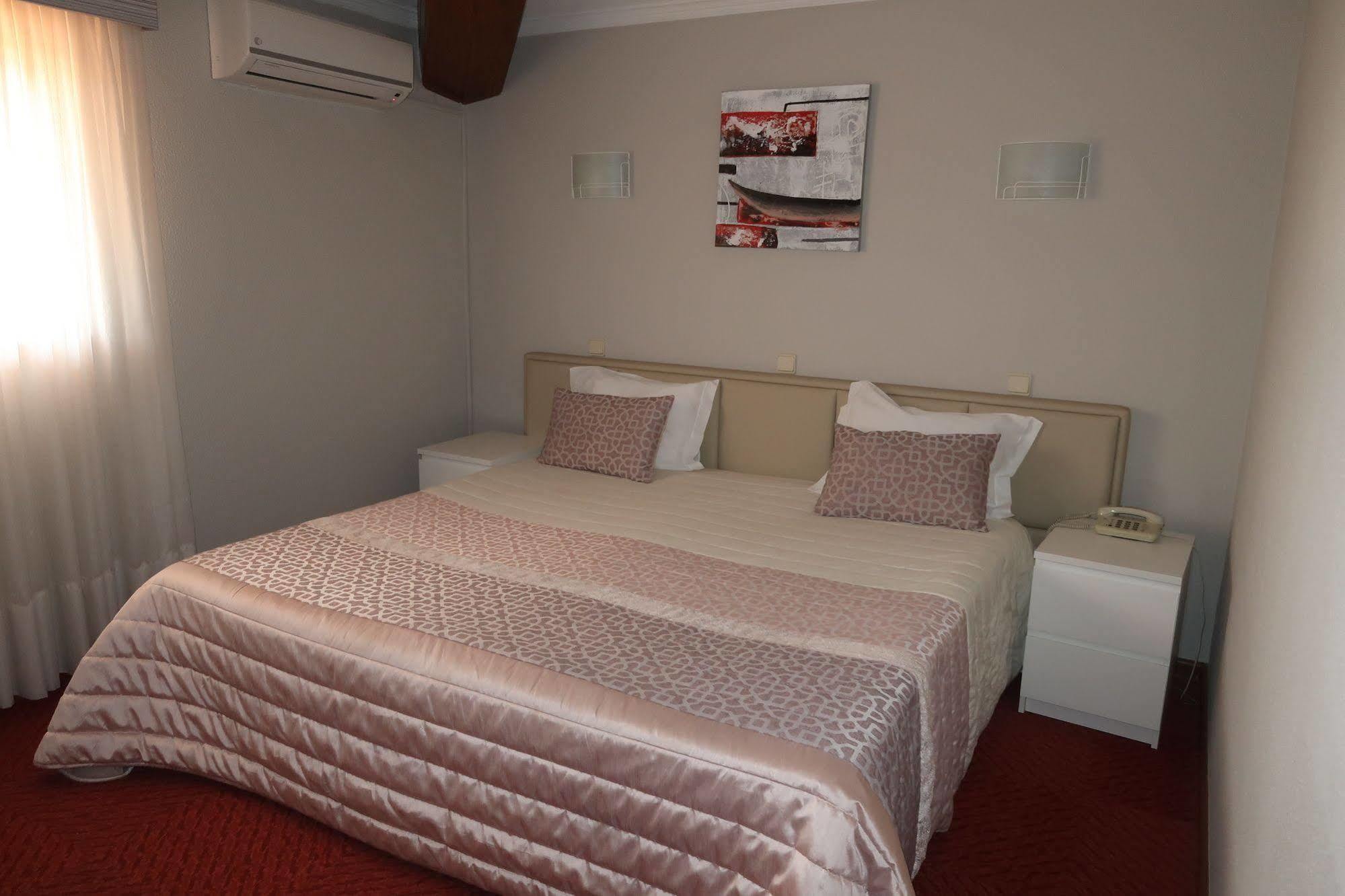Hotel Contriz Повуа-де-Варзін Екстер'єр фото