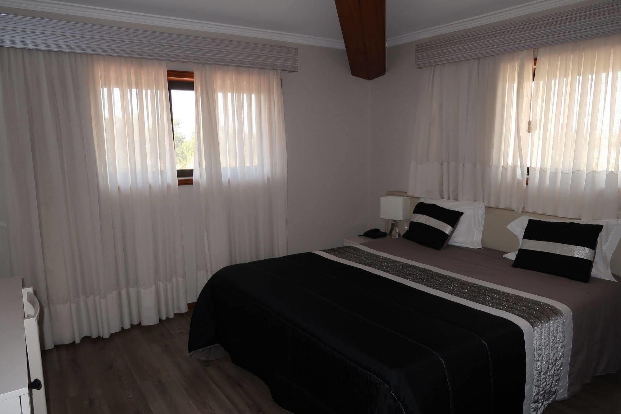 Hotel Contriz Повуа-де-Варзін Екстер'єр фото